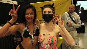 sofia vlog hot