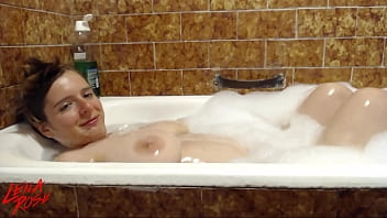 lucy pinder bath