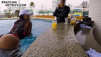 girls having sex in the swimming pool